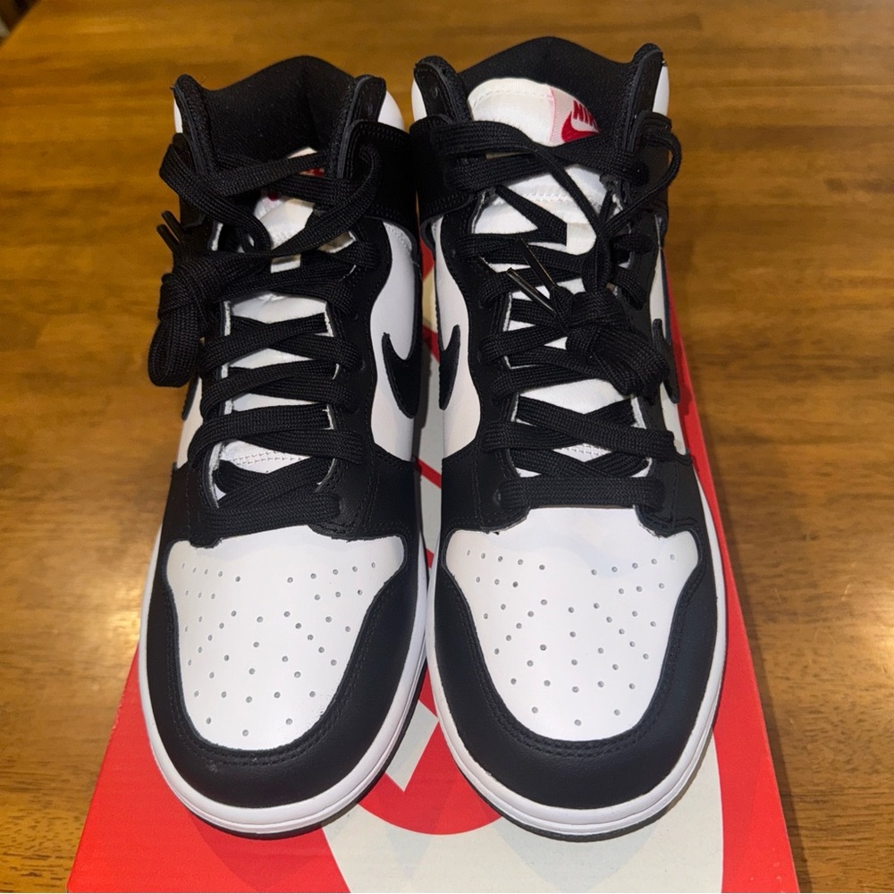 Nike Dunk High Panda Sneakers Women's Size 7 White Black DD1869 103 New In Box
